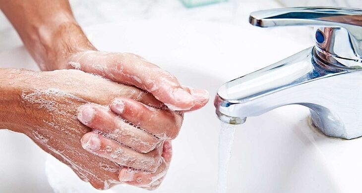 umývanie rúk ako prevencia infekcie podkožnými parazitmi